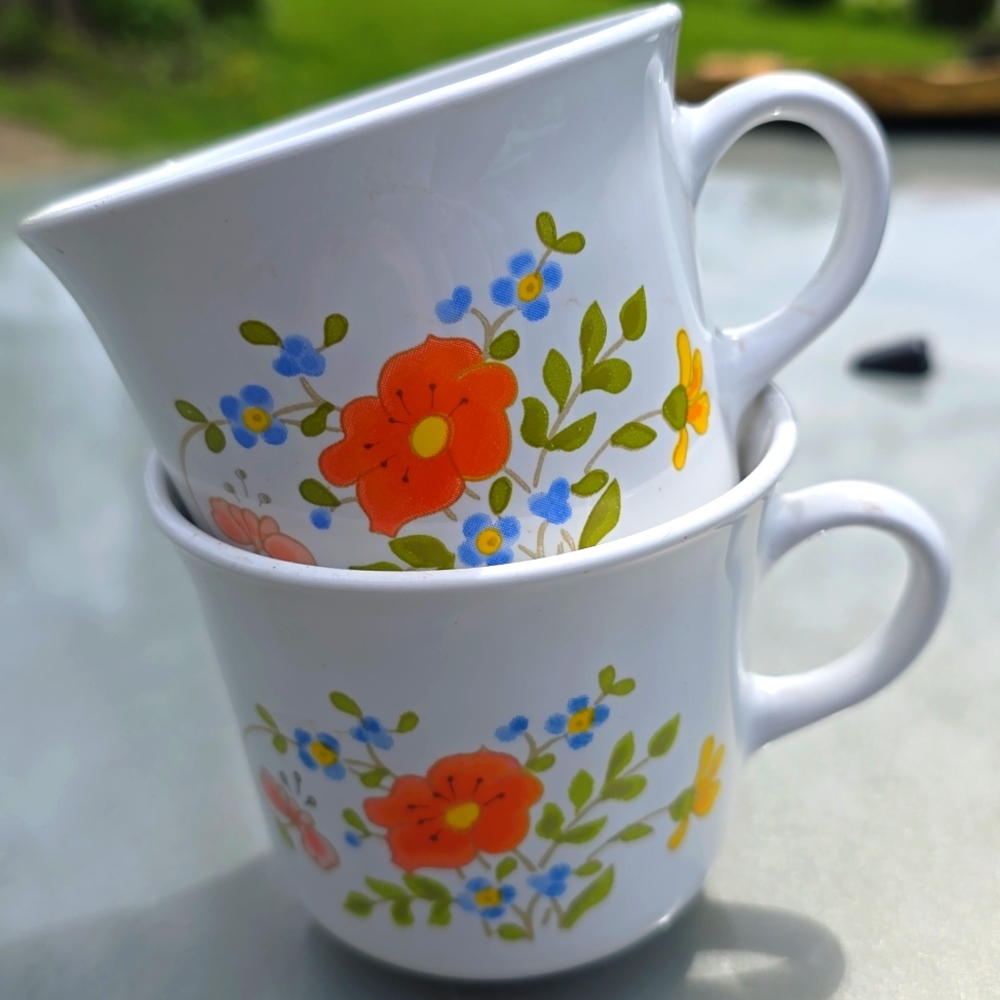 Corelle Wildflower Corning Set Pair 2 Mugs Orange Flower Vintage 70s 80s